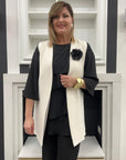 Gilet Marta con profilo nero e fiore (mte0015)