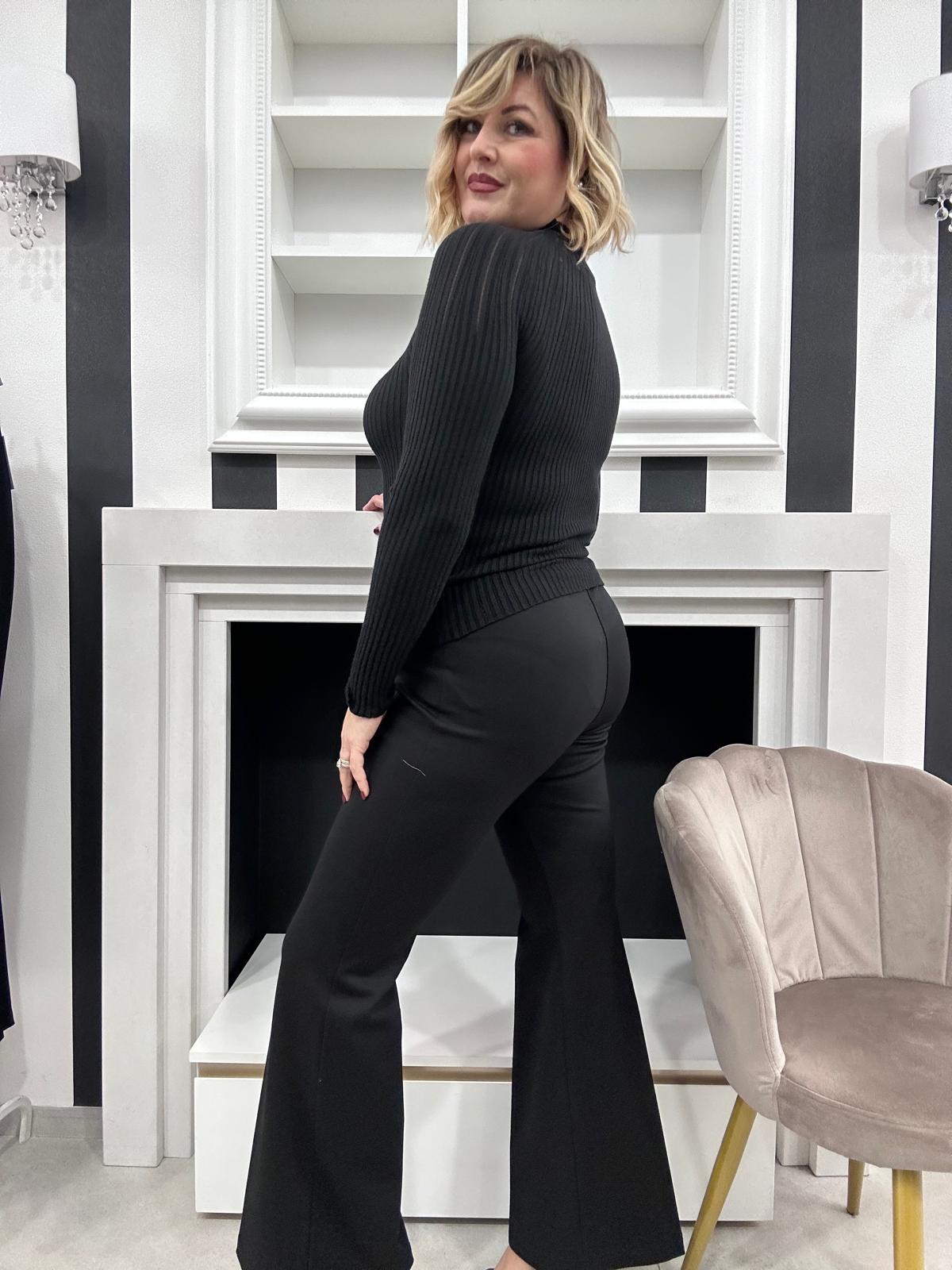 Pantalone Flare